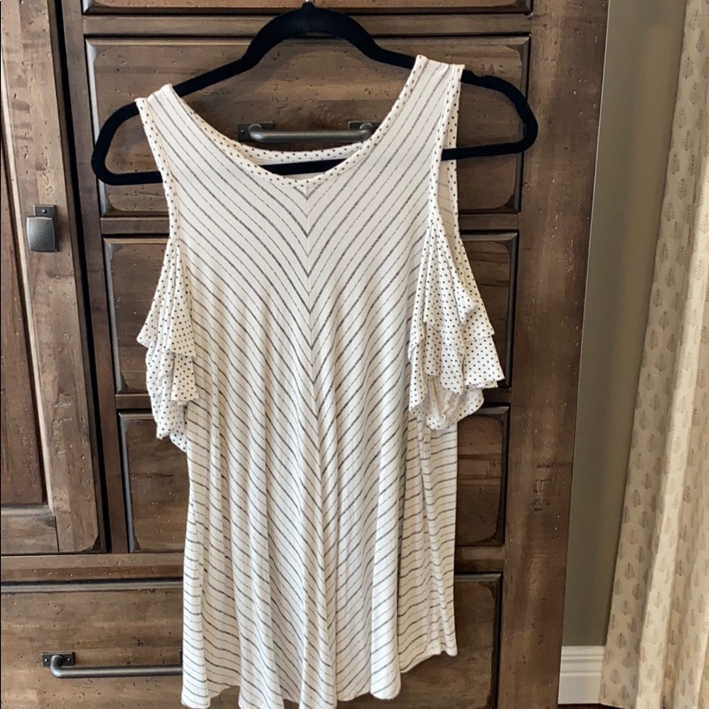 Cold shoulder stripe/polka dot top